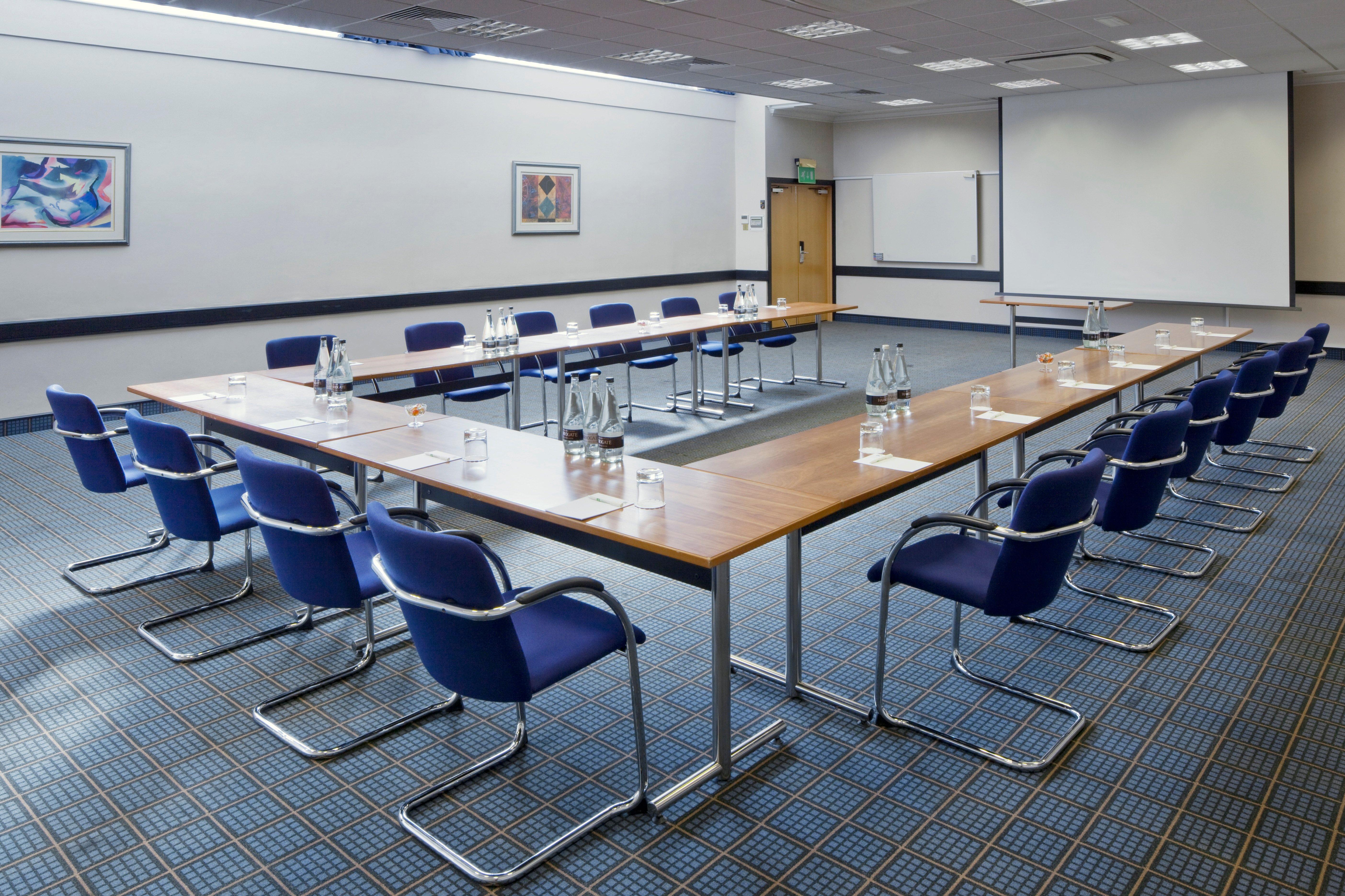 Holiday Inn Maidenhead Windsor, An Ihg Hotel Exteriör bild